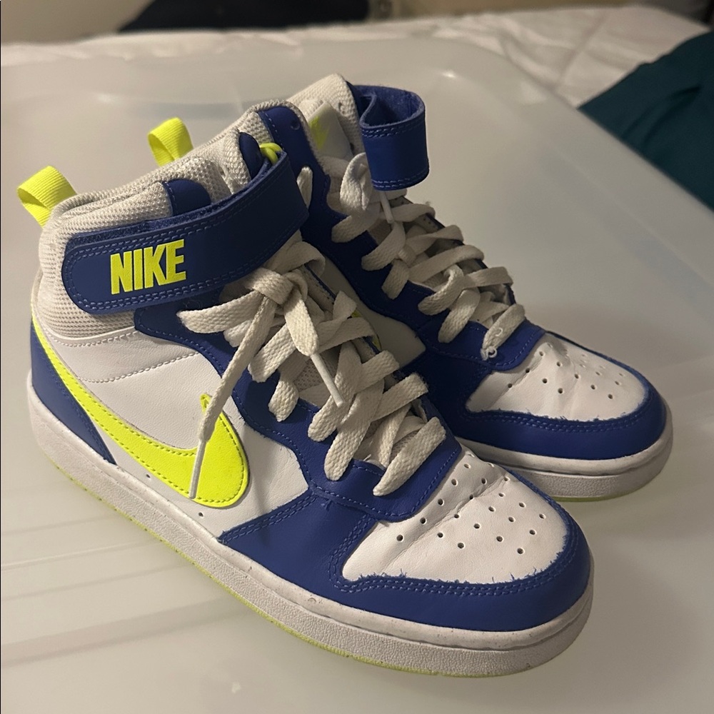 Nike High-Top Sneakers in Blue and Lime